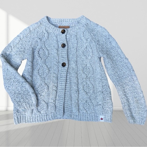 🌸3/$25🌸 Canadiana Kids Liht gray Cable Knit 3 Button Cardigan Sweater Size 4T - Picture 2 of 7